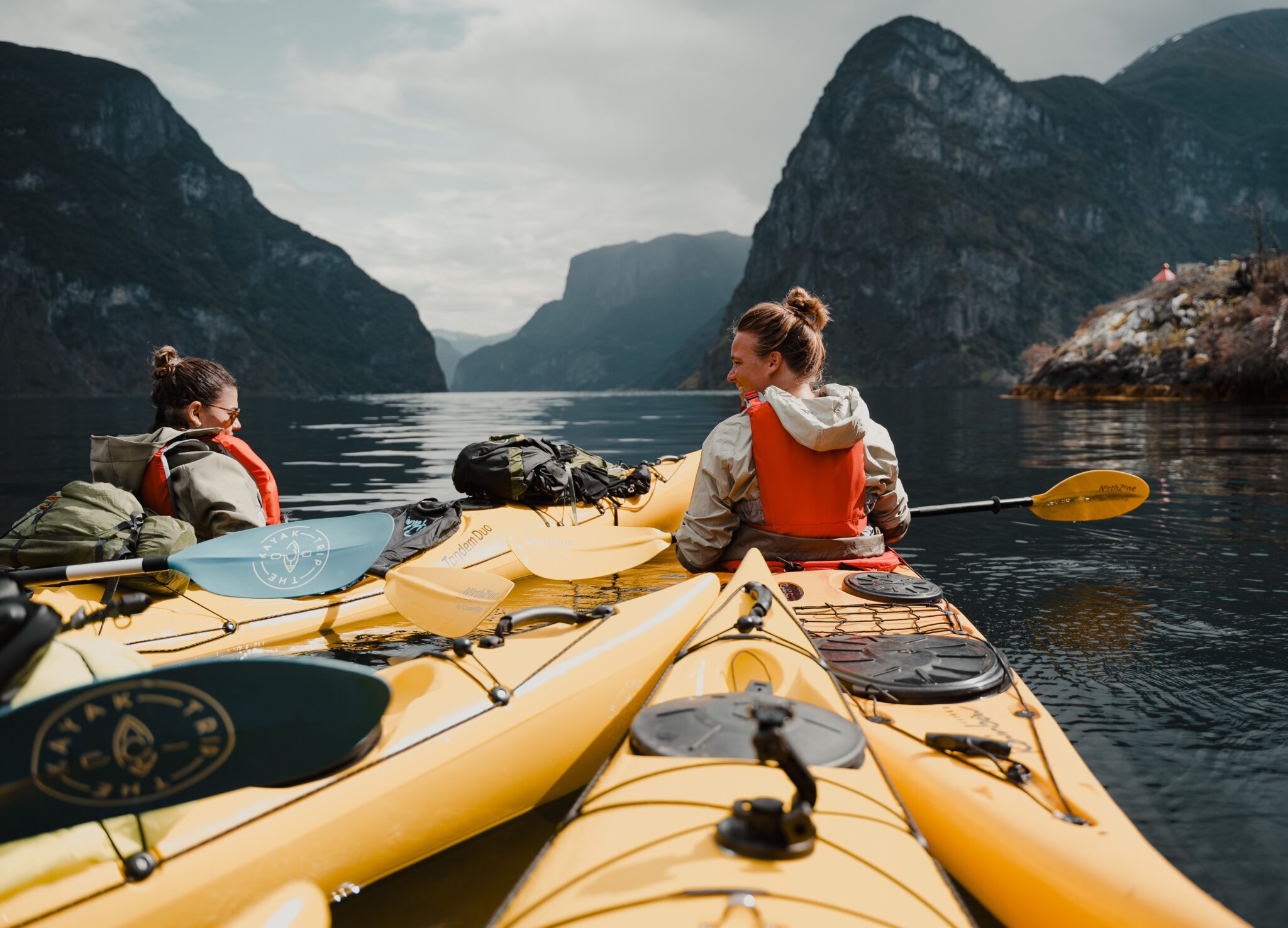 Discover the most beautiful fjords of Norway! Activities, must-sees, and expert tips: everything you need to know before you go kayaking in Norway.